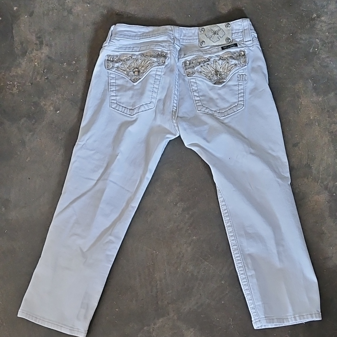 Miss Me Signature Cuffed Capri Cuffed White Jeans Rhinestone Embellish Floral 29